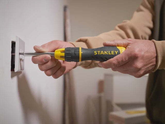 Stanley 0-68-010 Multibit Ratchet Screwdriver with 10 Bits STA068010