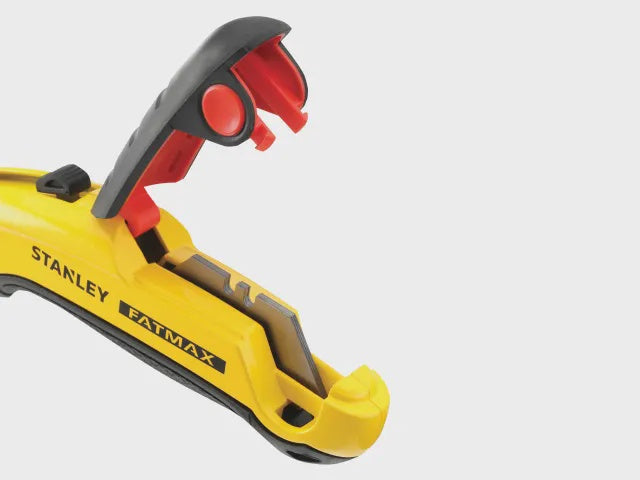 Stanley 0-10-778 FatMax Retractable Utility Knife & 5 Piece Blade STA010778