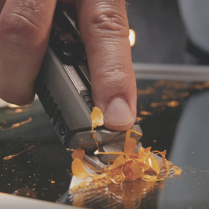 Toughbuilt Scraper Utility Knife with 5 Piece Blade TB-H4S5-01